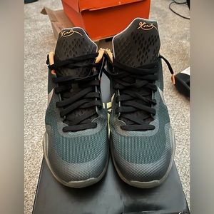 KOBE X mens size 14